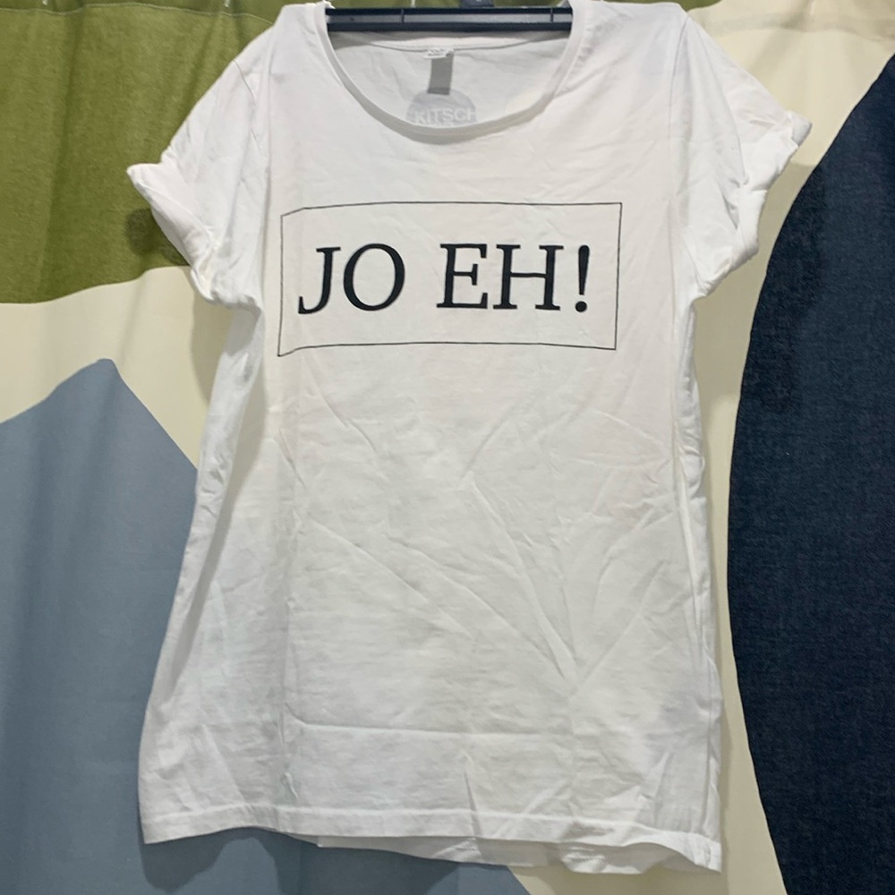 Jo EH kitch B cap sleeve white tee